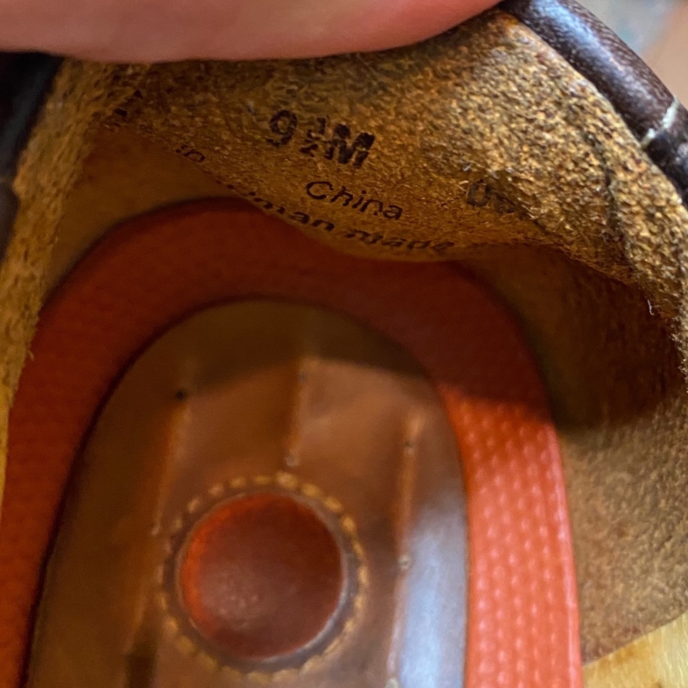 Structured Clarks Clogs Size 9.5 - image 6